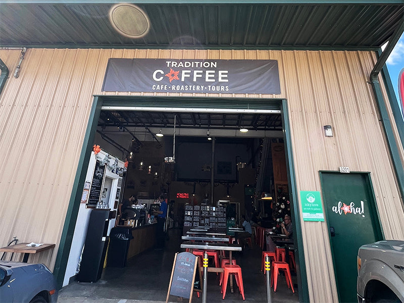 自家焙煎コーヒーが香るカイルアの隠れ家カフェ「トラディションコーヒー」へ